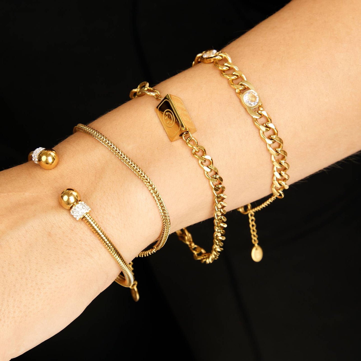 Elegant 18K Gold Plated Bracelet for Stylish Accessory