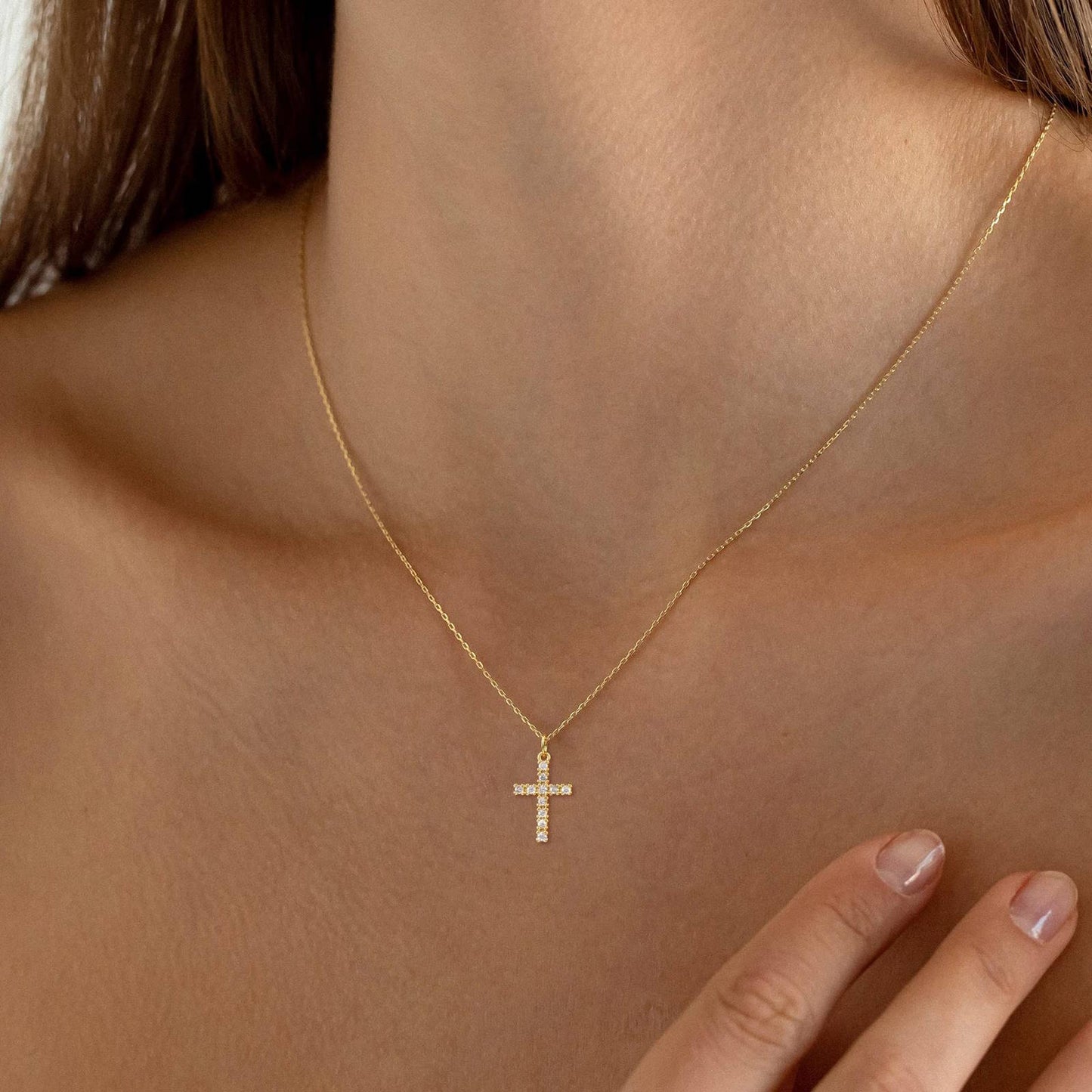 Elegant 18K Gold Plated Necklace with Cross Pendant